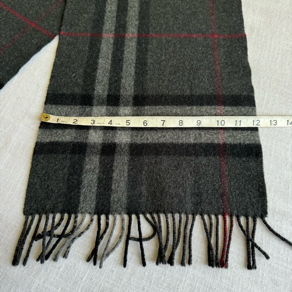 •Burberry Grey Check Cashmere Scarf Unisex 12”x70”Made In Scotland NWOT - Picture 6 of 12